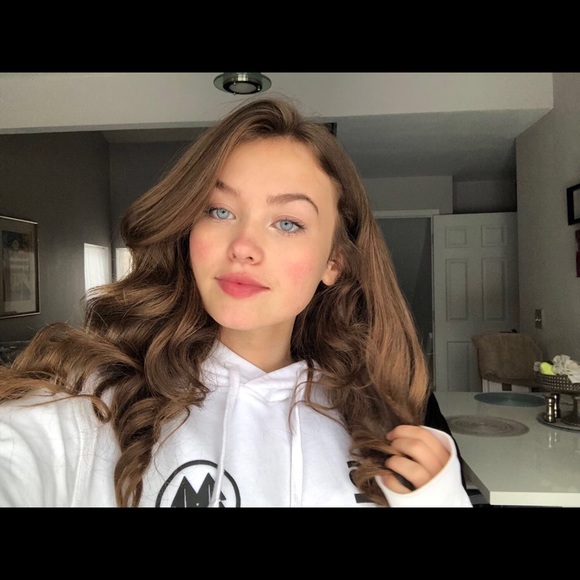 Meet your Posher, Kylee - Picture 1 of 1